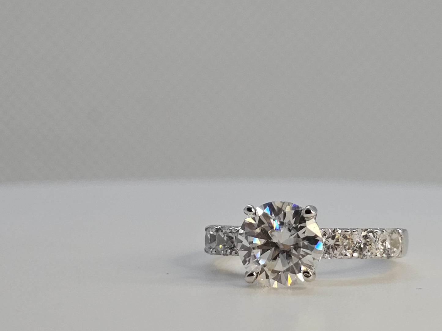 Ladies Premium Round bright 2 CT VVs1 D Color Item# JZ091