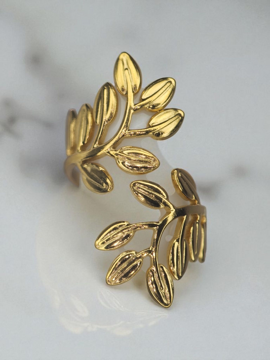 Geometric Wreath of Succes ring Item# NH42521642 $18.00