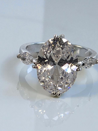 Oval Cut Diamond Item# F905